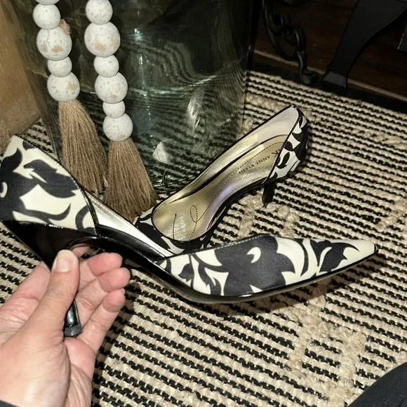 Anne Klein pointed heels - Picture 3 of 6